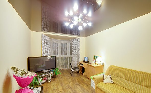 Błyszczący sufit napinany w pokoju dziecięcym S = 16,4 m2