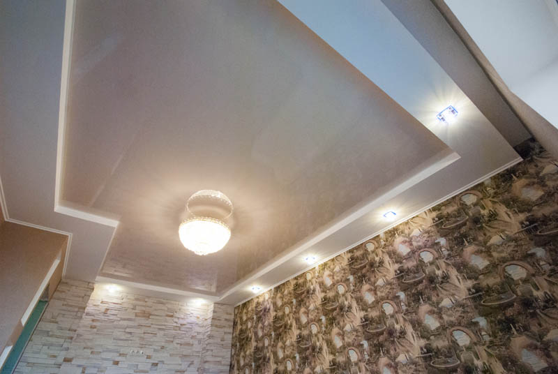 SUFITY NAPINANE W POKOJU DZIENNYM SUFITY NAPINANE W POKOJU DZIENNYM