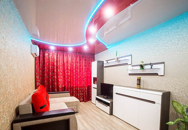 SUFITY NAPINANE W POKOJU DZIENNYM SUFITY NAPINANE W POKOJU DZIENNYM