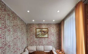 Matowy sufit napinany w sypialni S = 11,2 m2